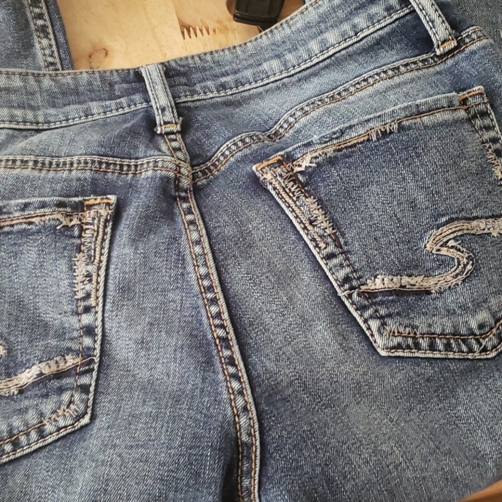 Silver capris - Picture 8 of 8